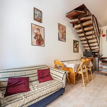 Holiday home Casa Acquamarina *